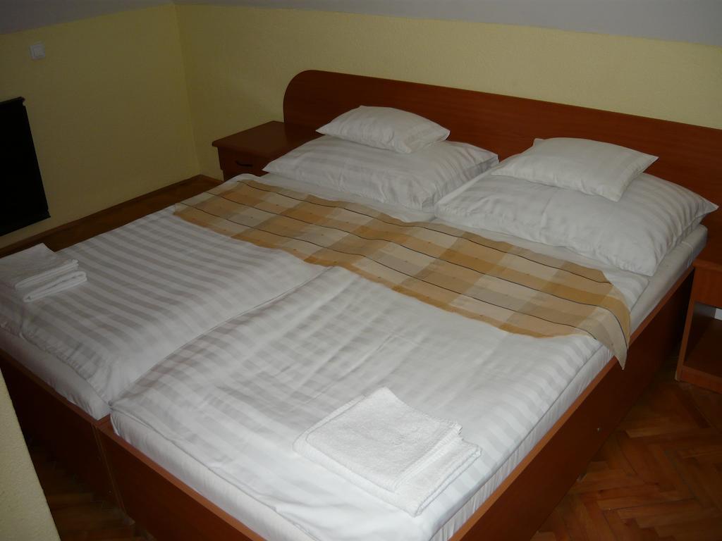 Ezuestfenyo Hotel Telkibánya Extérieur photo