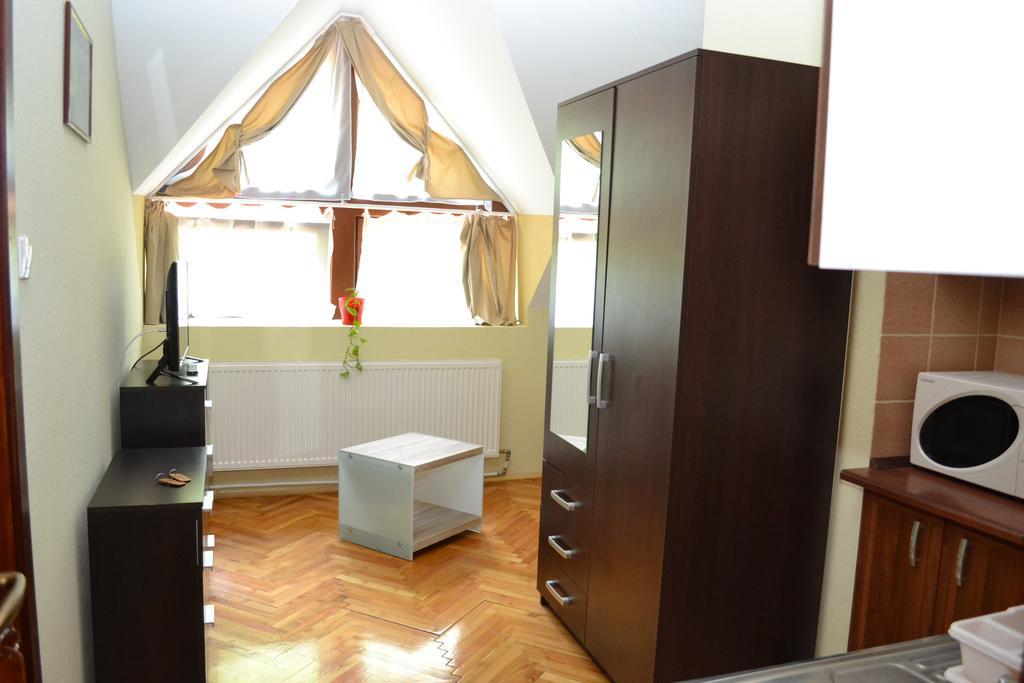 Ezuestfenyo Hotel Telkibánya Extérieur photo