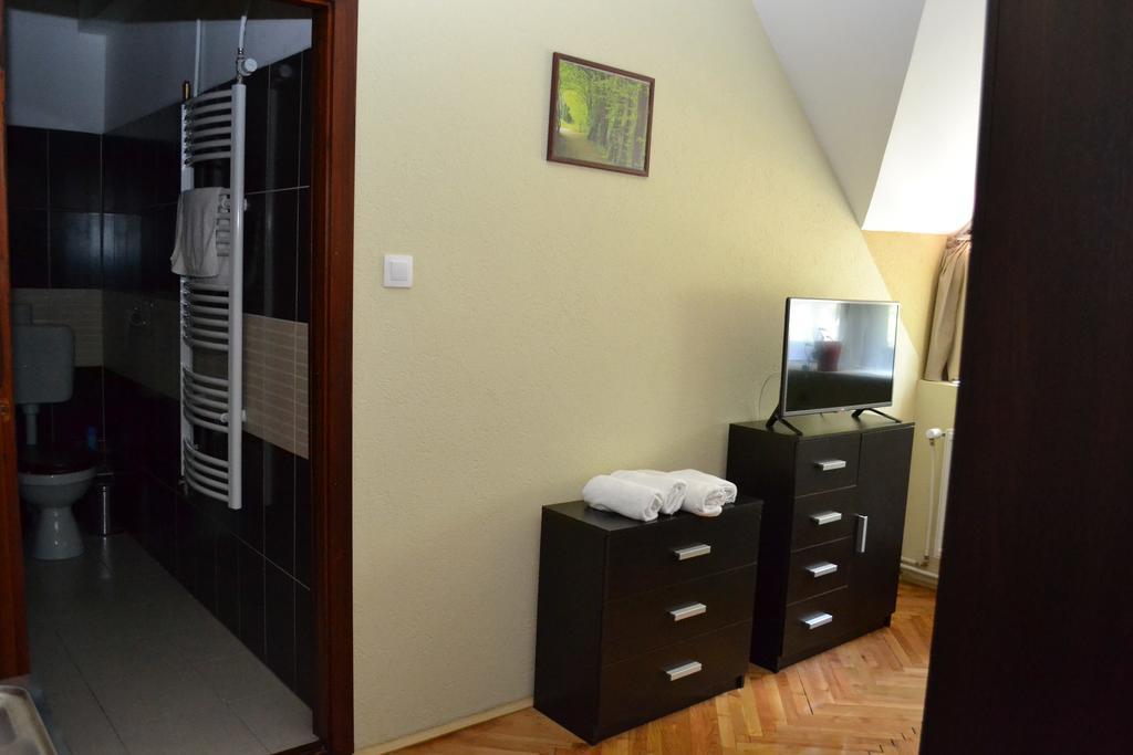 Ezuestfenyo Hotel Telkibánya Extérieur photo