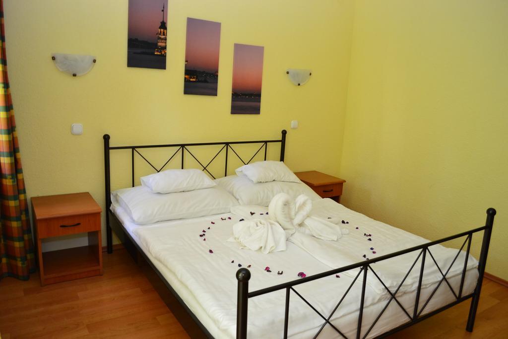 Ezuestfenyo Hotel Telkibánya Extérieur photo