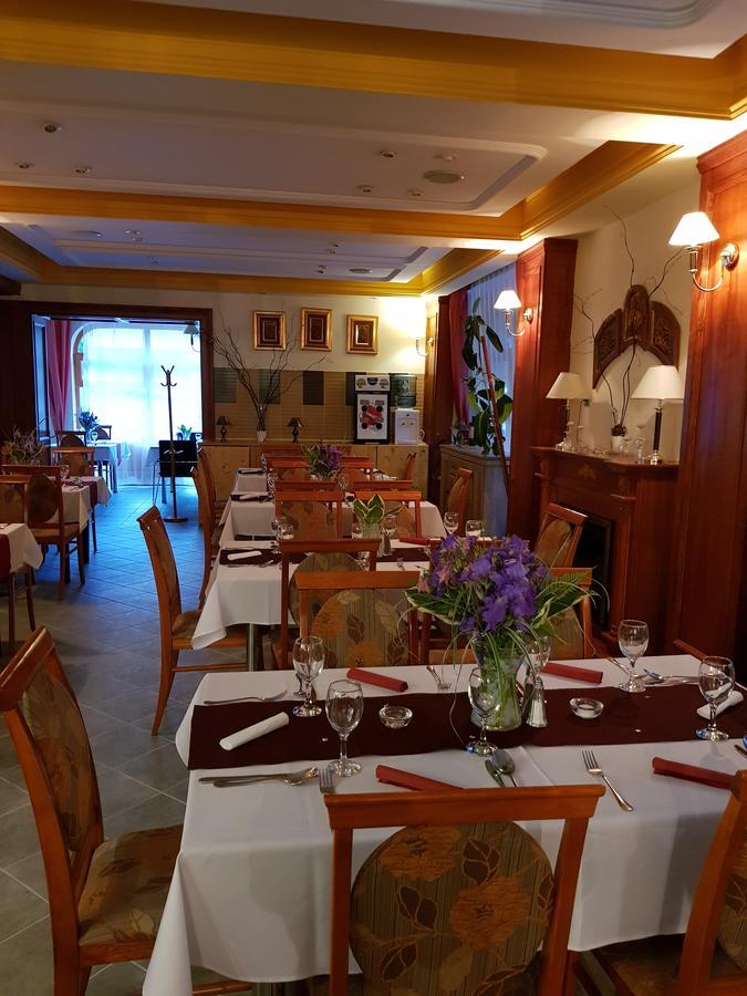 Ezuestfenyo Hotel Telkibánya Extérieur photo