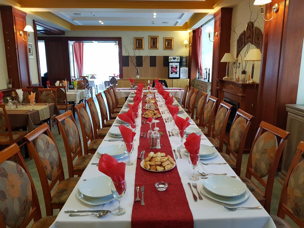 Ezuestfenyo Hotel Telkibánya Extérieur photo