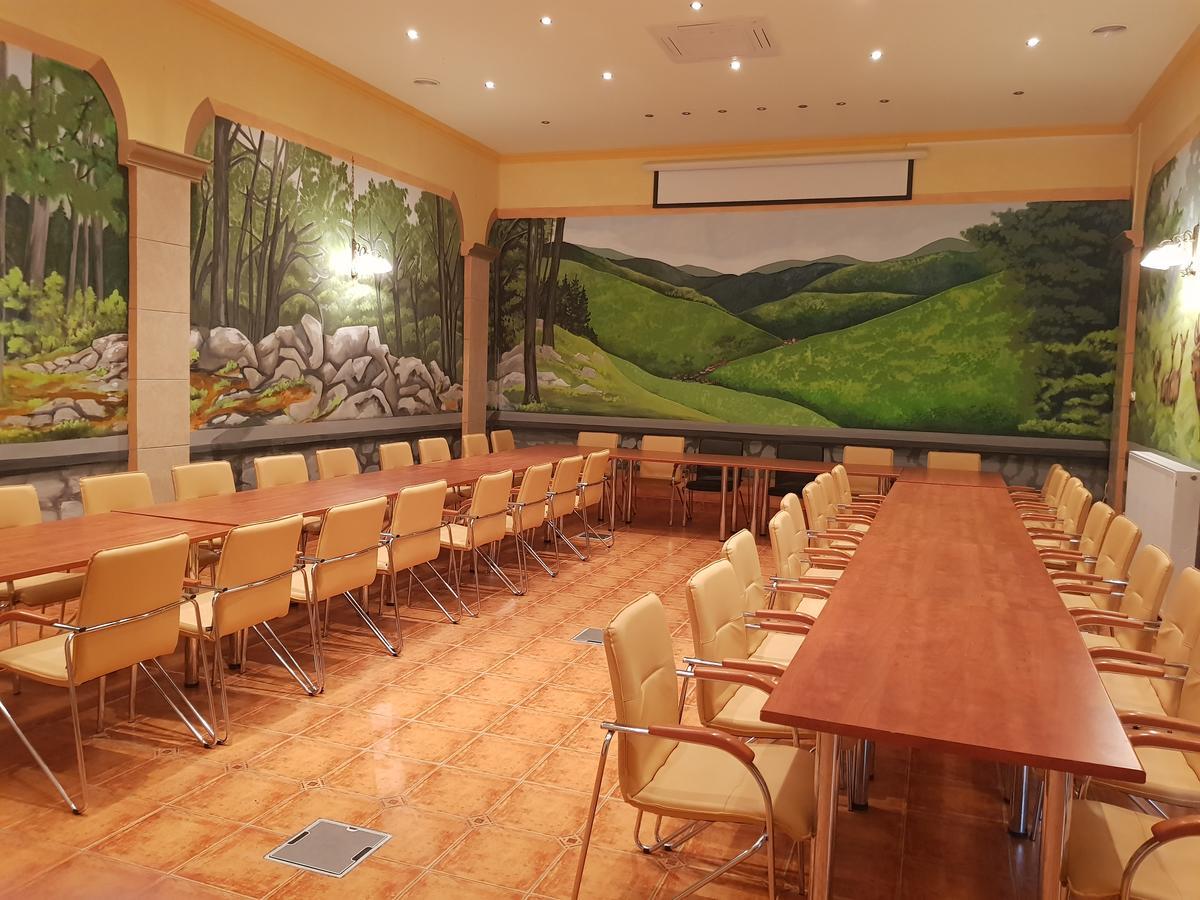 Ezuestfenyo Hotel Telkibánya Extérieur photo